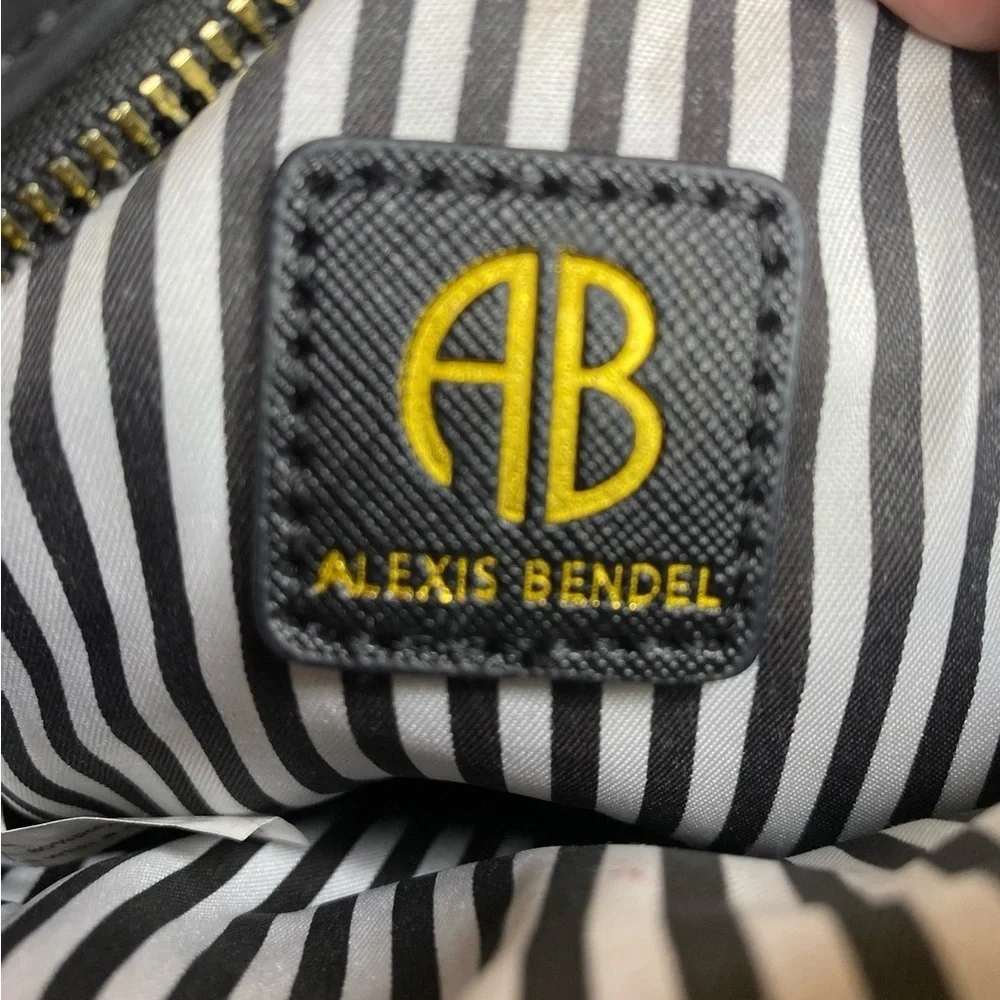 Alexis Bendel Womens Small Lightweight Nylon Crossbody Everyday Handbag